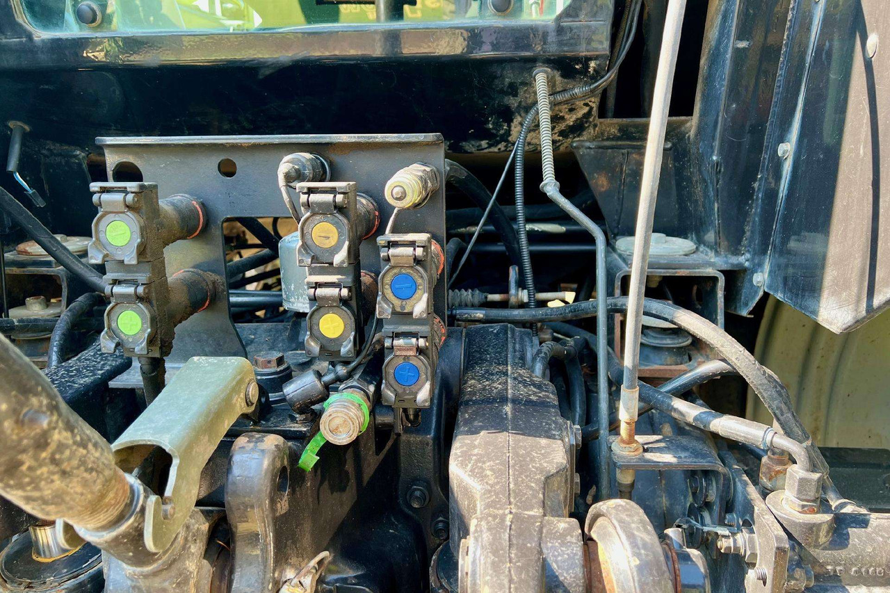 Traktor Valtra T160: pilt 13