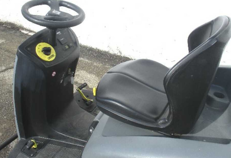 Kärcher KM 100/100 RD - Tööstuslik kuivpühkimismasin: pilt 1 Kärcher KM 100/100 RD - Tööstuslik kuivpühkimismasin: pilt 1