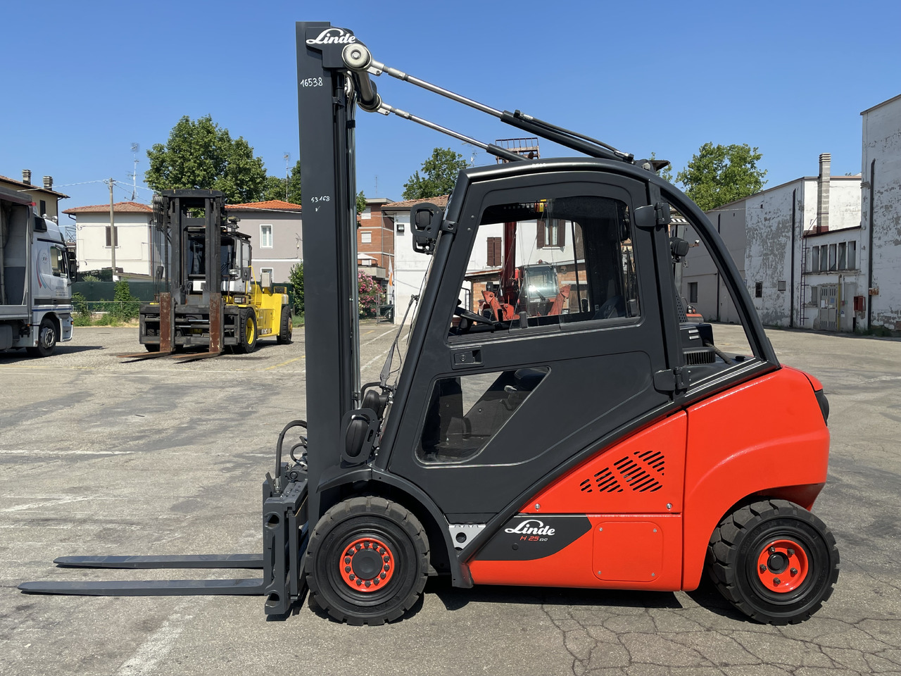 LINDE H 25 D - Diiseltõstuk: pilt 2 LINDE H 25 D - Diiseltõstuk: pilt 2