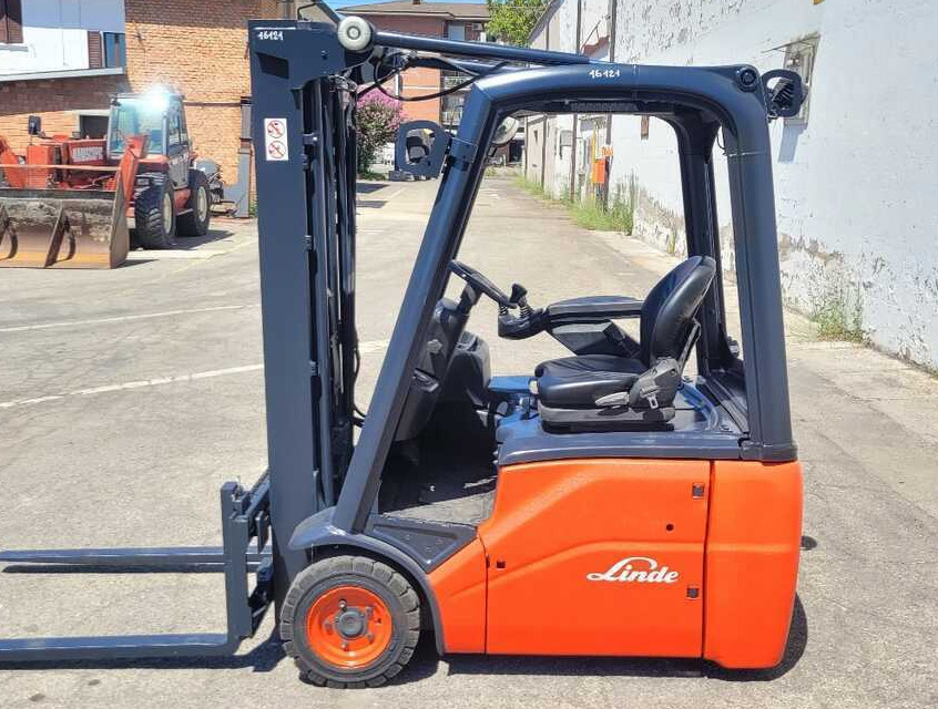 Linde E 16 C-01/386 (batt. 2016) - Elektritõstuk: pilt 3 Linde E 16 C-01/386 (batt. 2016) - Elektritõstuk: pilt 3