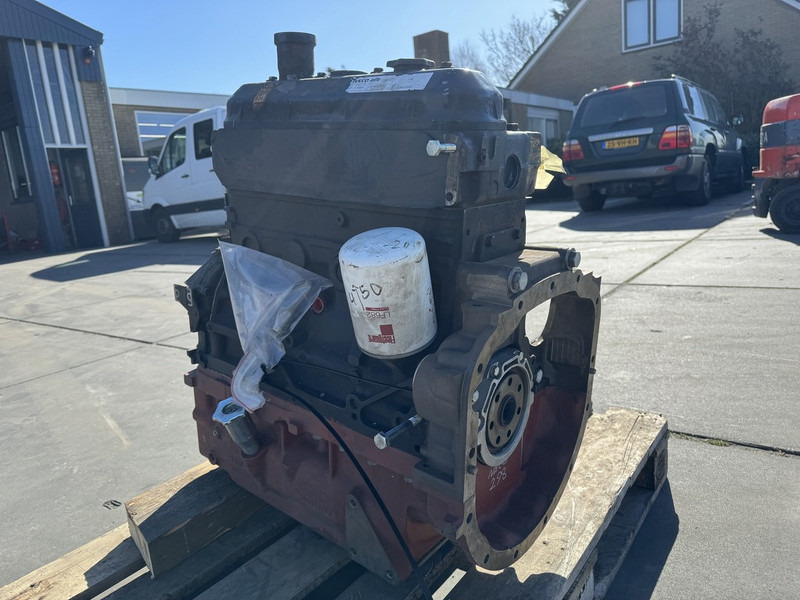 Fiat 8045 - Mootor: pilt 3 Fiat 8045 - Mootor: pilt 3