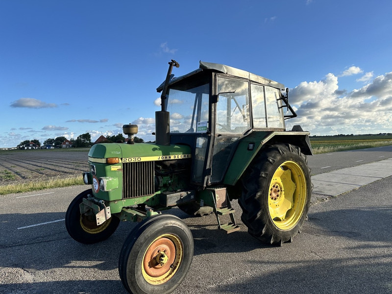 John Deere 2030 - Traktor: pilt 1 John Deere 2030 - Traktor: pilt 1