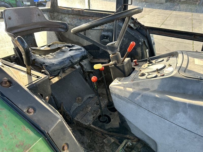 John Deere 2030 - Traktor: pilt 4 John Deere 2030 - Traktor: pilt 4