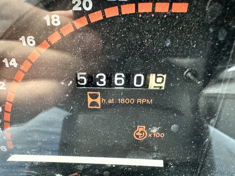 Massey Ferguson 390 - Traktor: pilt 5 Massey Ferguson 390 - Traktor: pilt 5