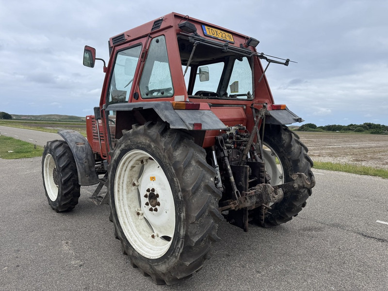 Traktor New Holland 100-90DT: pilt 6