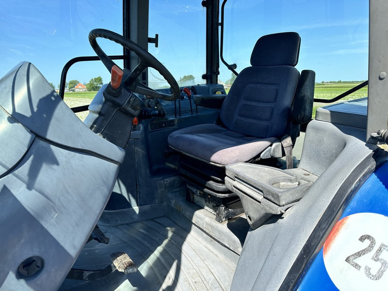 New Holland 8260 - Traktor: pilt 5 New Holland 8260 - Traktor: pilt 5