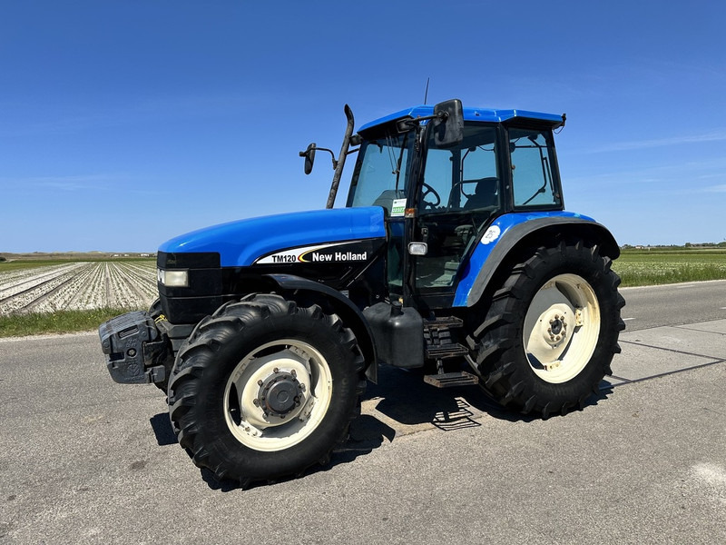 New Holland 8260 - Traktor: pilt 1 New Holland 8260 - Traktor: pilt 1