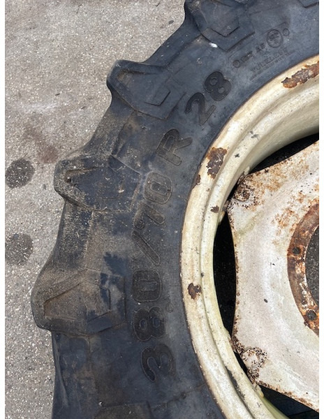 Pirelli 380\70 R28 TM700 - Velg: pilt 2 Pirelli 380\70 R28 TM700 - Velg: pilt 2