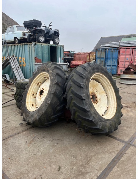 Pirelli 480\70 R38 TM 700 - Rehv: pilt 1 Pirelli 480\70 R38 TM 700 - Rehv: pilt 1