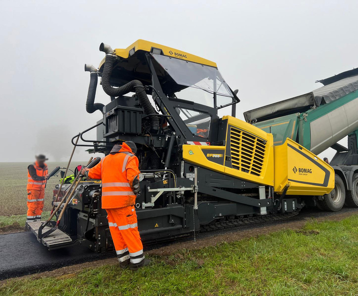 Bomag BF 700 C-3 - Asfaldilaotur: pilt 3 Bomag BF 700 C-3 - Asfaldilaotur: pilt 3