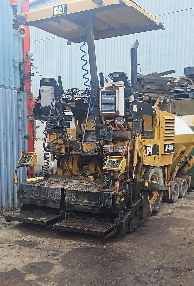 Caterpillar AP300D - Asfaldilaotur: pilt 3 Caterpillar AP300D - Asfaldilaotur: pilt 3