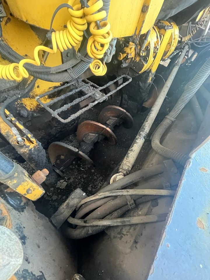 Asfaldilaotur Caterpillar AP600: pilt 6