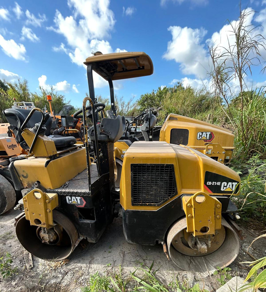 Caterpillar CB-214E - Rullija: pilt 2 Caterpillar CB-214E - Rullija: pilt 2