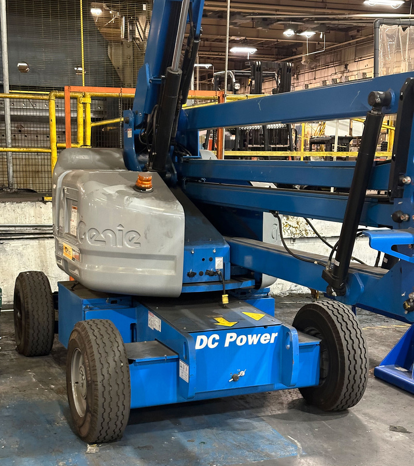 Genie Z-45/25J - Teleskooprataslaadur: pilt 3 Genie Z-45/25J - Teleskooprataslaadur: pilt 3
