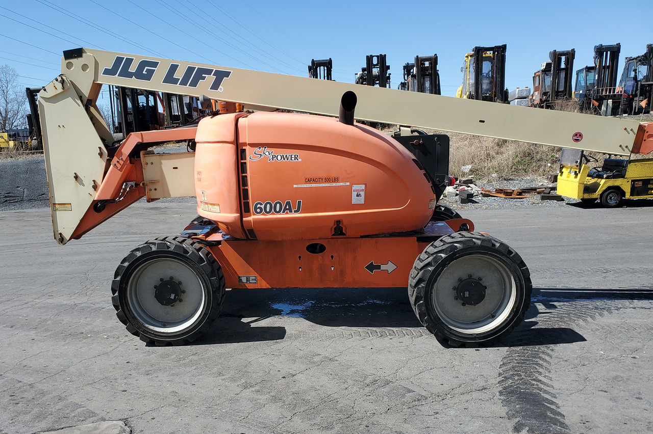 JLG 600AJ - Teleskooprataslaadur: pilt 2 JLG 600AJ - Teleskooprataslaadur: pilt 2