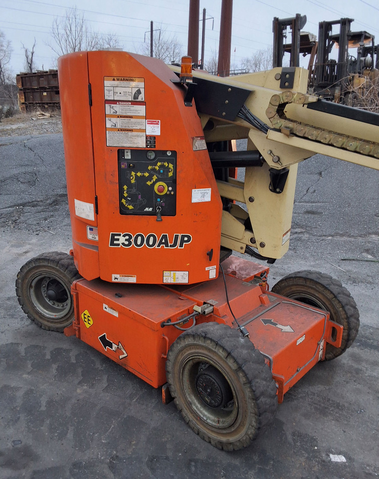 JLG E300AJP - Teleskooprataslaadur: pilt 3 JLG E300AJP - Teleskooprataslaadur: pilt 3