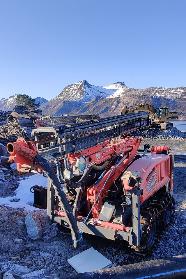 Sandvik Commando DC130Ri - Puurimisplatvorm: pilt 2 Sandvik Commando DC130Ri - Puurimisplatvorm: pilt 2