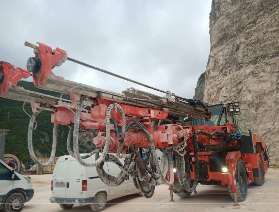 Sandvik DT820-SC - Suunatav sisetreimismasin: pilt 1 Sandvik DT820-SC - Suunatav sisetreimismasin: pilt 1
