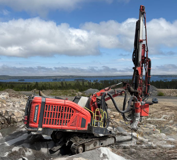Sandvik DX800i - Puurimisplatvorm: pilt 1 Sandvik DX800i - Puurimisplatvorm: pilt 1