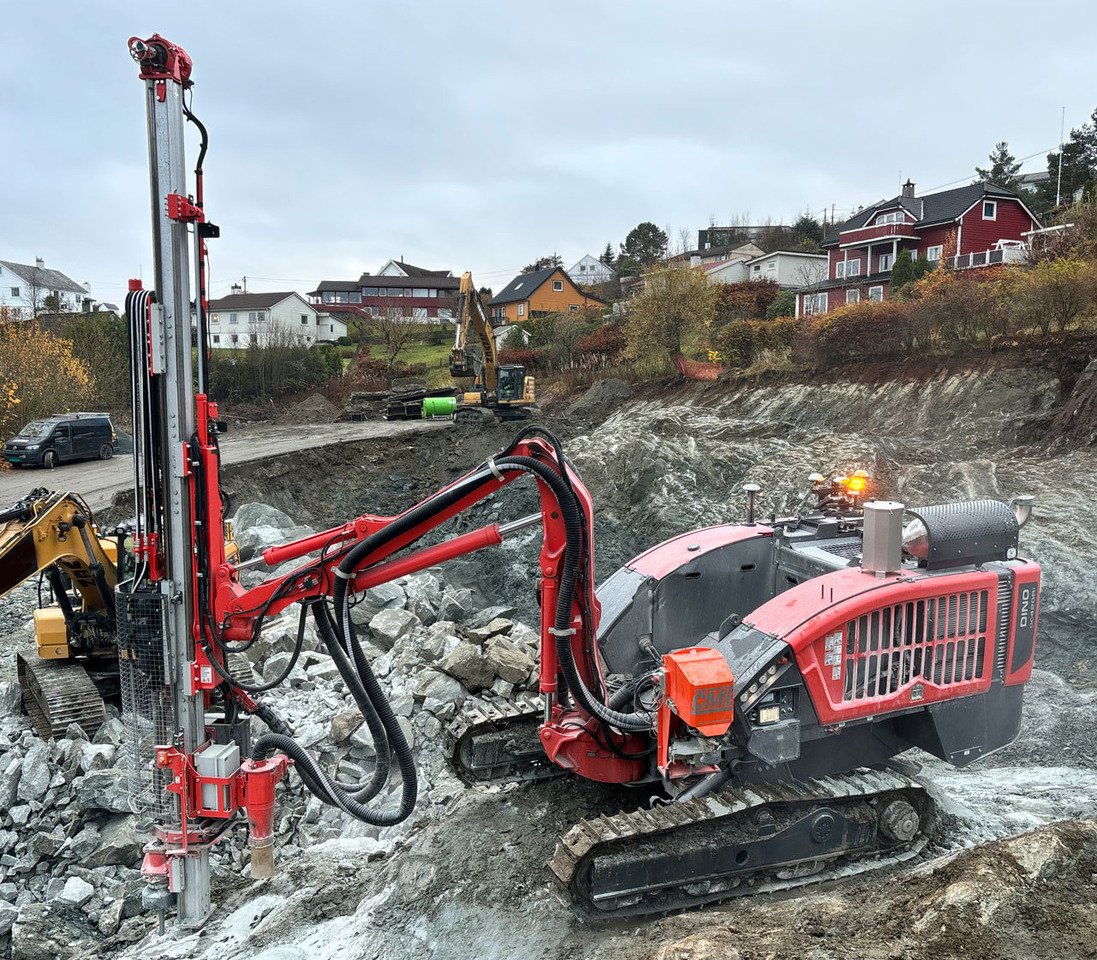 Sandvik Dino DC420Ri S5 - Puurimisplatvorm: pilt 1 Sandvik Dino DC420Ri S5 - Puurimisplatvorm: pilt 1