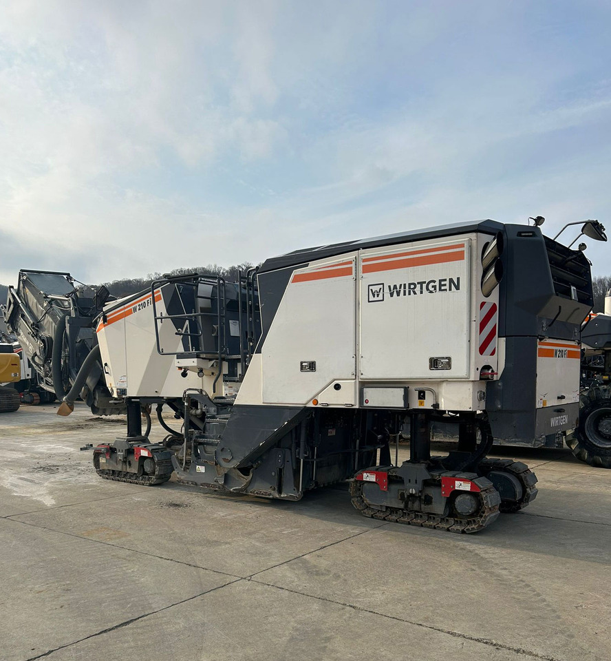 Wirtgen W 210 FI - Asfaldilaotur: pilt 2 Wirtgen W 210 FI - Asfaldilaotur: pilt 2