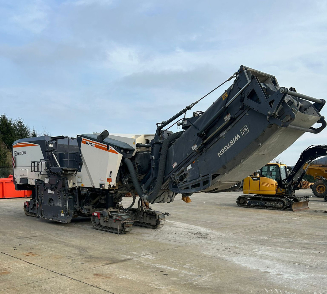 Wirtgen W 210 FI - Asfaldilaotur: pilt 3 Wirtgen W 210 FI - Asfaldilaotur: pilt 3