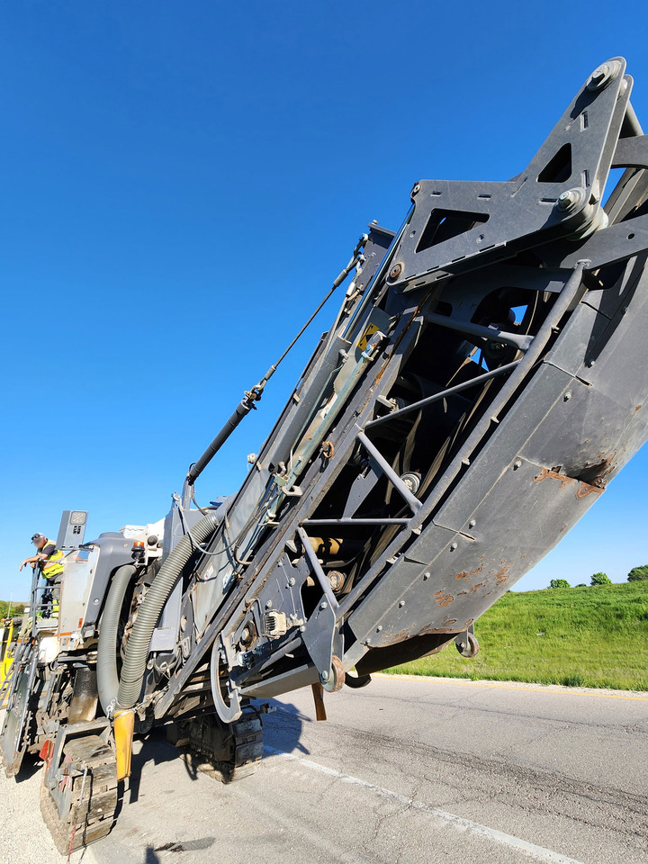 Wirtgen W 220 I - Külmhöövel: pilt 5 Wirtgen W 220 I - Külmhöövel: pilt 5