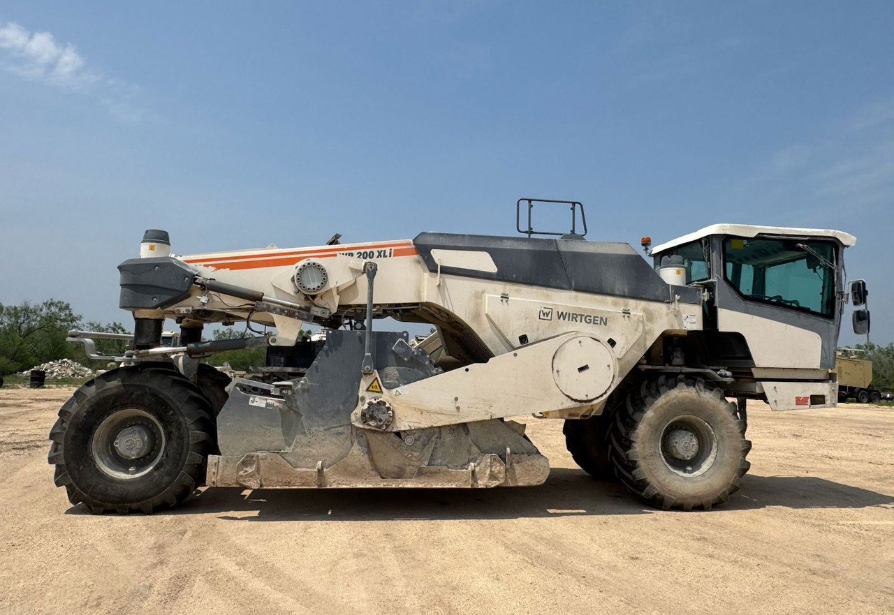 Wirtgen WR 200 XLI - Pinnasetasandaja: pilt 2 Wirtgen WR 200 XLI - Pinnasetasandaja: pilt 2