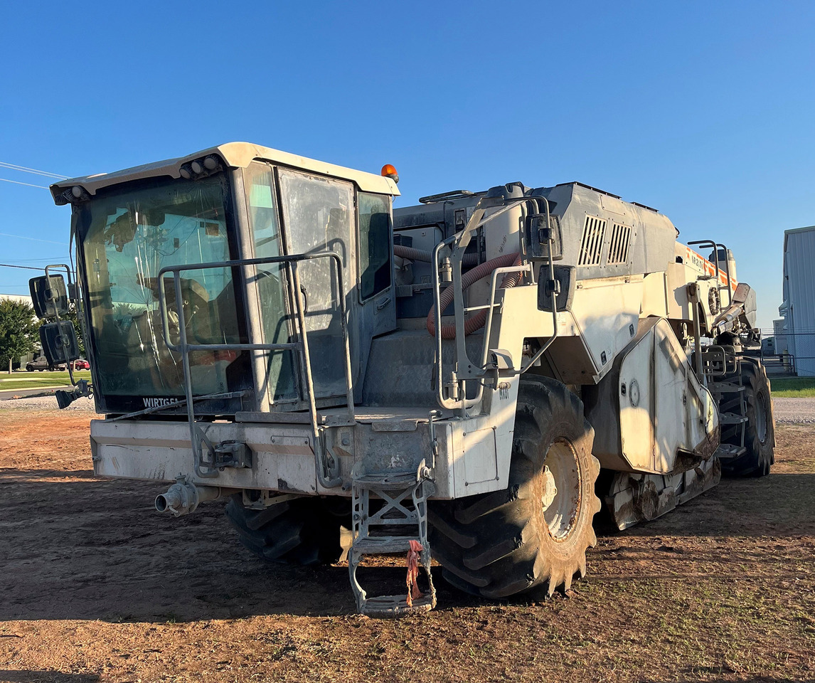Wirtgen WR 240 I - Pinnasetasandaja: pilt 1 Wirtgen WR 240 I - Pinnasetasandaja: pilt 1
