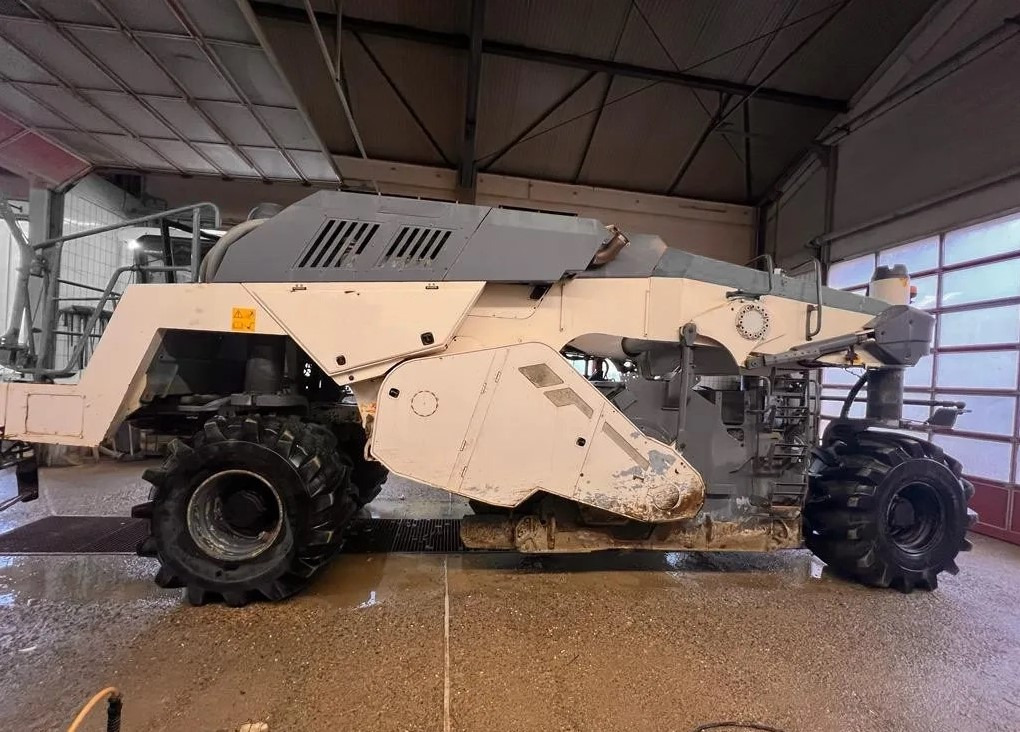 Wirtgen WR 240 I - Pinnasetasandaja: pilt 1 Wirtgen WR 240 I - Pinnasetasandaja: pilt 1