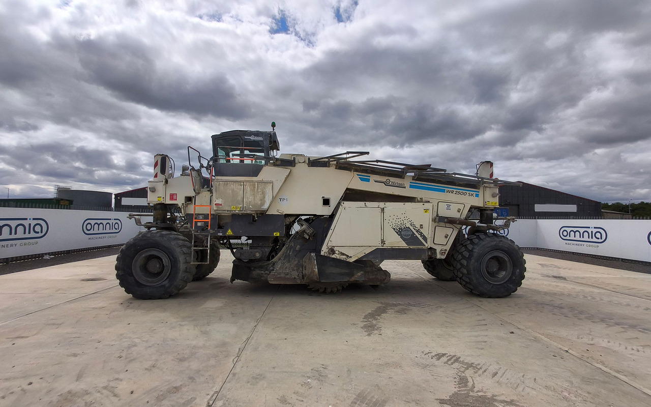 Wirtgen WR 2500 SK - Pinnasetasandaja: pilt 2 Wirtgen WR 2500 SK - Pinnasetasandaja: pilt 2
