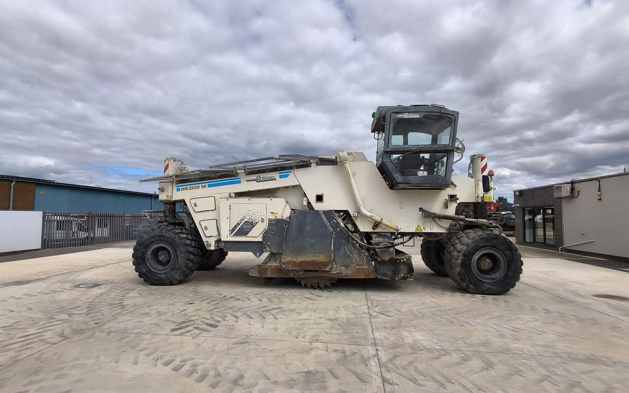 Wirtgen WR 2500 SK - Pinnasetasandaja: pilt 3 Wirtgen WR 2500 SK - Pinnasetasandaja: pilt 3
