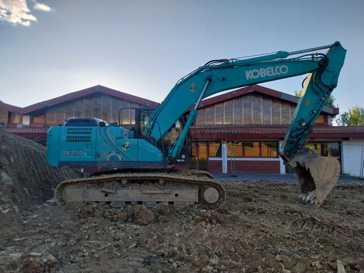 KOBELCO SK210 - Lintekskavaator: pilt 2 KOBELCO SK210 - Lintekskavaator: pilt 2