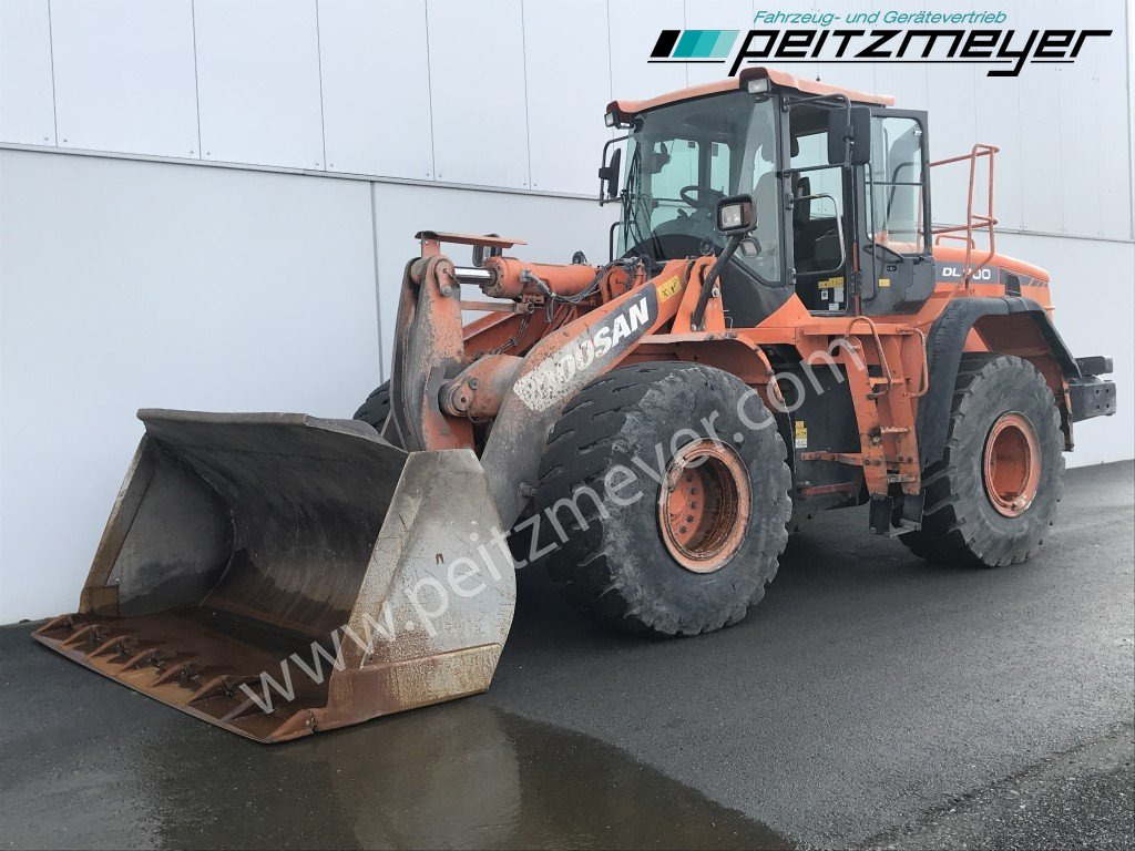 Doosan RADLADER DL 300-3 - Rataslaadur: pilt 1 Doosan RADLADER DL 300-3 - Rataslaadur: pilt 1