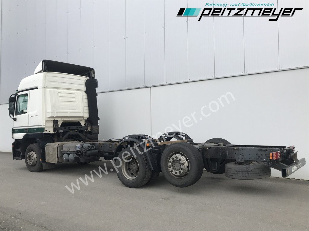 MERCEDES-BENZ Actros 2541 L Fahrgestell, 3 Pedale, MP2, Klima Blatt/Luft - Kabiinišassiiga veoauto: pilt 3 MERCEDES-BENZ Actros 2541 L Fahrgestell, 3 Pedale, MP2, Klima Blatt/Luft - Kabiinišassiiga veoauto: pilt 3