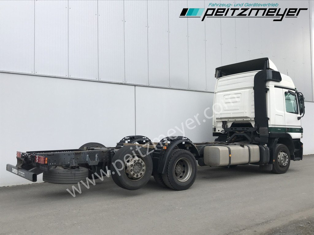 MERCEDES-BENZ Actros 2541 L Fahrgestell, 3 Pedale, MP2, Klima Blatt/Luft - Kabiinišassiiga veoauto: pilt 4 MERCEDES-BENZ Actros 2541 L Fahrgestell, 3 Pedale, MP2, Klima Blatt/Luft - Kabiinišassiiga veoauto: pilt 4