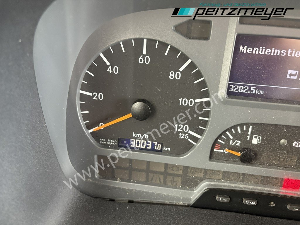 Kasti veoauto MERCEDES-BENZ Atego 823 L Geflügelpritsche L - Fahrerhaus, Klima, 2 x AHK: pilt 17 Kasti veoauto MERCEDES-BENZ Atego 823 L Geflügelpritsche L - Fahrerhaus, Klima, 2 x AHK: pilt 17