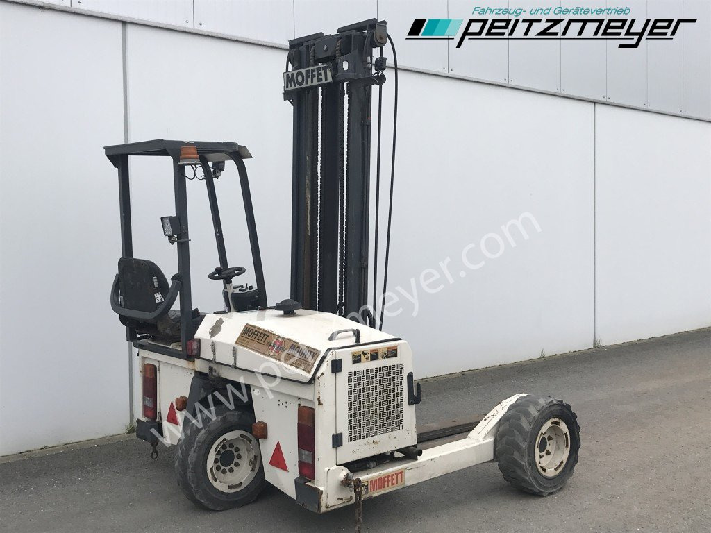 Moffett Mitnahmestapler M 2003 STM Allrad - Veoautol põhinev kahveltõstuk: pilt 4 Moffett Mitnahmestapler M 2003 STM Allrad - Veoautol põhinev kahveltõstuk: pilt 4
