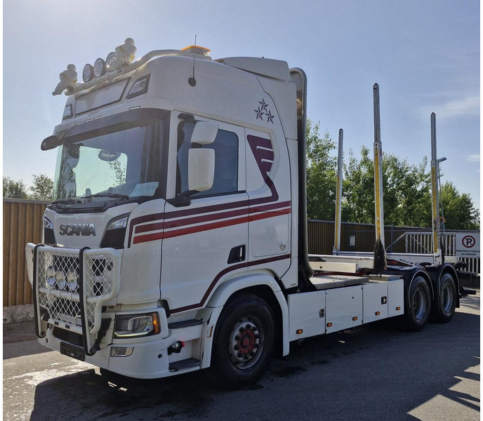 Scania R730 B6X4NB - Metsaveok, Kraanaga veoauto: pilt 1 Scania R730 B6X4NB - Metsaveok, Kraanaga veoauto: pilt 1