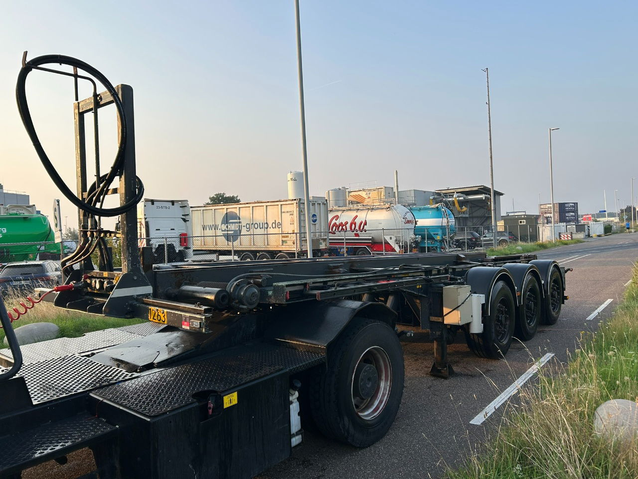 Van Hool Cable system 90 tipping / disc brakes bpw / lifting axle / remote control - Konteinerveduk/ Tõstukiga poolhaagis: pilt 4 Van Hool Cable system 90 tipping / disc brakes bpw / lifting axle / remote control - Konteinerveduk/ Tõstukiga poolhaagis: pilt 4