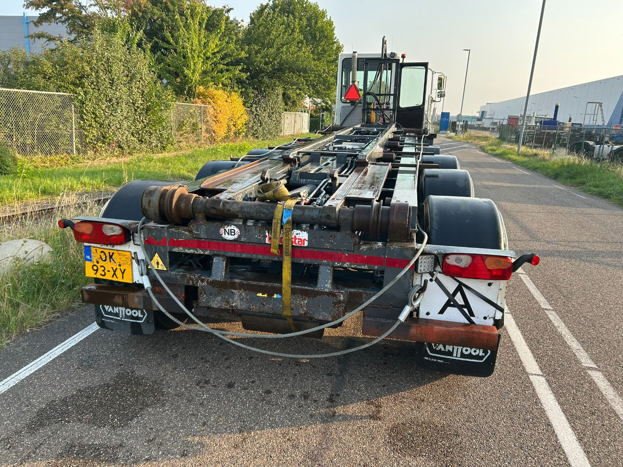 Van Hool Cable system 90 tipping / disc brakes bpw / lifting axle / remote control - Konteinerveduk/ Tõstukiga poolhaagis: pilt 3 Van Hool Cable system 90 tipping / disc brakes bpw / lifting axle / remote control - Konteinerveduk/ Tõstukiga poolhaagis: pilt 3