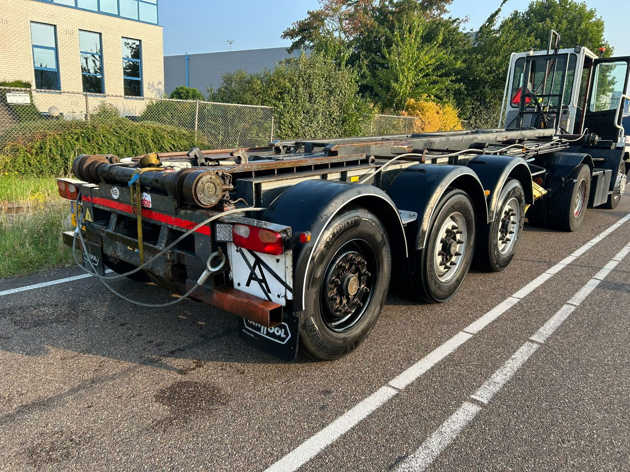 Van Hool Cable system 90 tipping / disc brakes bpw / lifting axle / remote control - Konteinerveduk/ Tõstukiga poolhaagis: pilt 2 Van Hool Cable system 90 tipping / disc brakes bpw / lifting axle / remote control - Konteinerveduk/ Tõstukiga poolhaagis: pilt 2