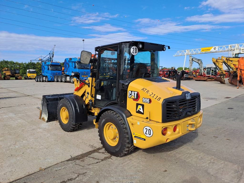 Cat 906 (Bucket+Forks) - Rataslaadur: pilt 2 Cat 906 (Bucket+Forks) - Rataslaadur: pilt 2