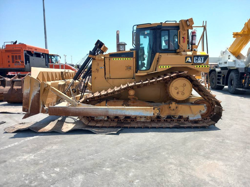 Cat D6T LGP (Abu Dhabi) - Buldooser: pilt 1 Cat D6T LGP (Abu Dhabi) - Buldooser: pilt 1