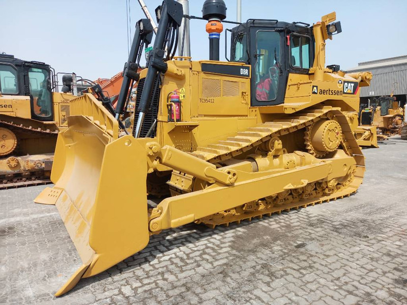 Cat D8R (Abu Dhabi) - Buldooser: pilt 2 Cat D8R (Abu Dhabi) - Buldooser: pilt 2