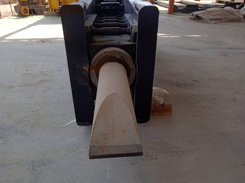 Cat H180GC Hammer (2 pcs available in Abu Dhabi) - Hüdrauliline haamer - Ehitusmasinad: pilt 4 Cat H180GC Hammer (2 pcs available in Abu Dhabi) - Hüdrauliline haamer - Ehitusmasinad: pilt 4