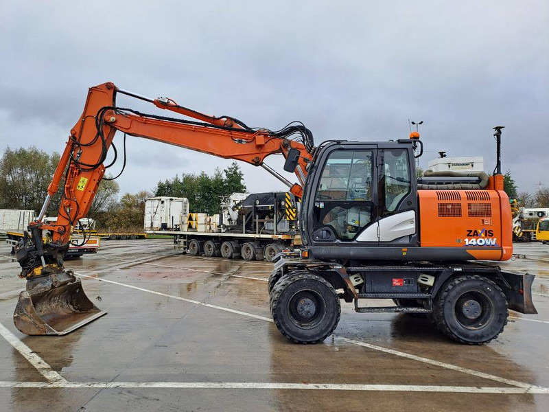 Hitachi ZX140WTB-6 (Topcon GPS+Engcon Rototilt) - Ratastel ekskavaator: pilt 1 Hitachi ZX140WTB-6 (Topcon GPS+Engcon Rototilt) - Ratastel ekskavaator: pilt 1