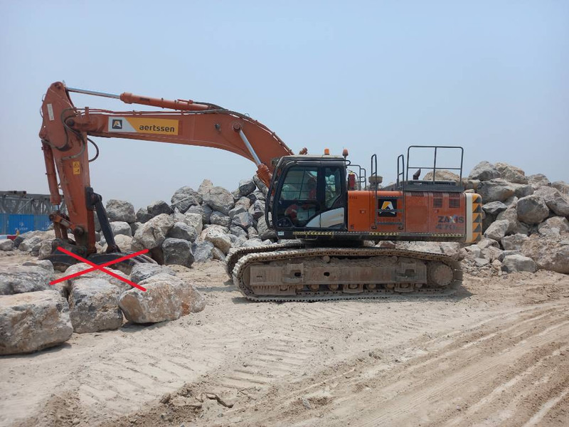 Lintekskavaator Hitachi ZX470-5G (Abu Dhabi): pilt 1