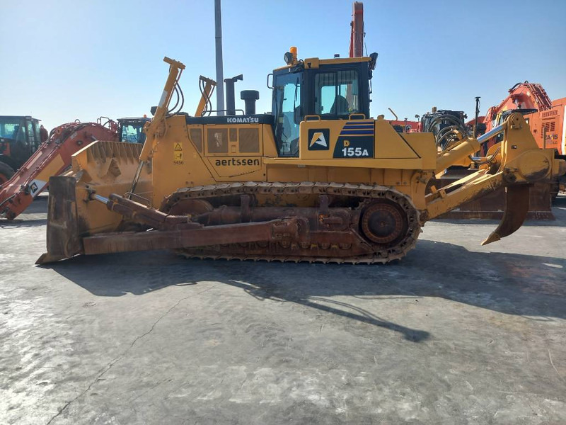 Komatsu D155A-6R (4 Pcs available in Abu Dhabi) - Buldooser: pilt 1 Komatsu D155A-6R (4 Pcs available in Abu Dhabi) - Buldooser: pilt 1