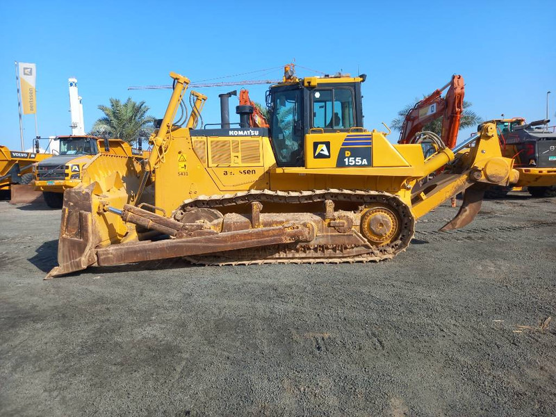 Komatsu D155A-6R (4 pcs available in Abu Dhabi) - Buldooser: pilt 1 Komatsu D155A-6R (4 pcs available in Abu Dhabi) - Buldooser: pilt 1